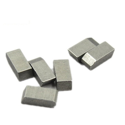 چین K10 / K20 / K30 / K05 / P40 دندانهای کاربید تنگستن آلیاژ تنگستن ، نکات ابزار کاربید سیمانی تامین کننده